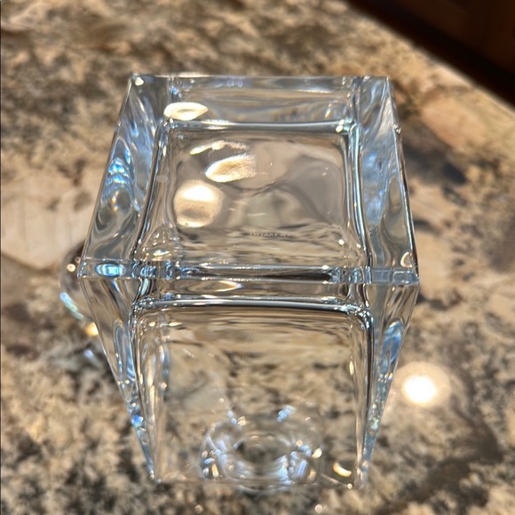 Tiffany & Co. Classic Square Decanter
in Crystal Glass. - Picture 3 of 3